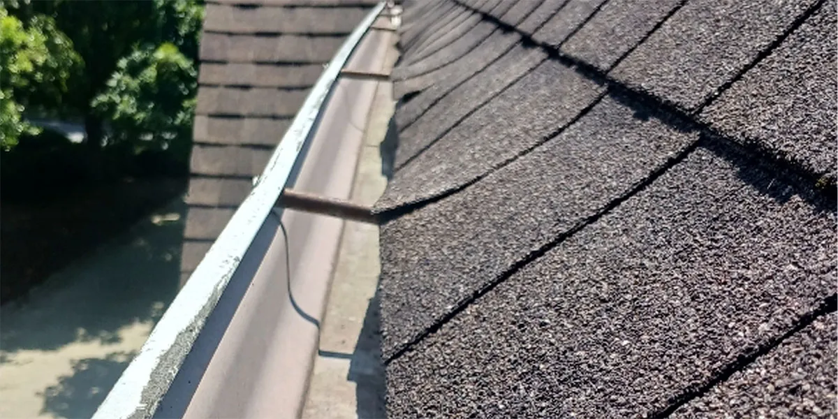 Gutter Cleaning – Halstead Dr, Suwanee GA